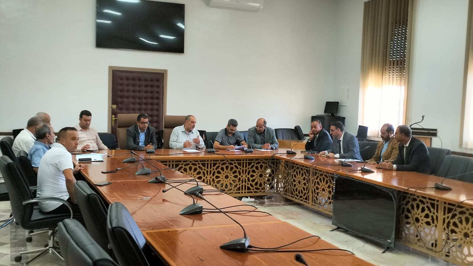 اجتماع مع شركة "سيتي باص" حول مشاكل النقل العمومي بالجماعة